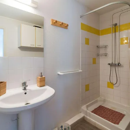 Climatise 2p Avec Piscine Et Parking A 500m De La - Narbonne-plage - Fr-1-409-211 *