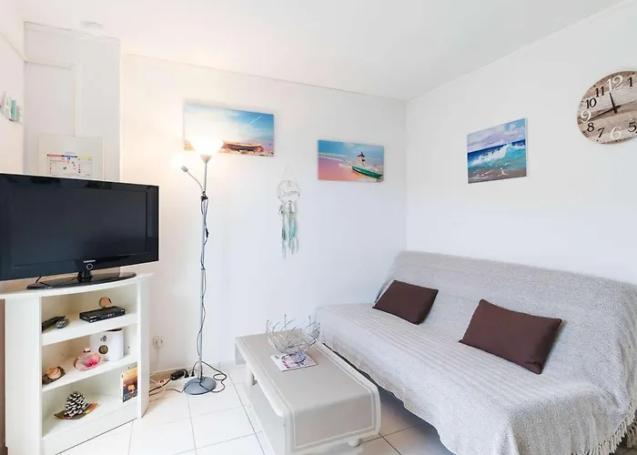 Climatise 2p Avec Piscine Et Parking A 500m De La - Narbonne-plage - Fr-1-409-211 *