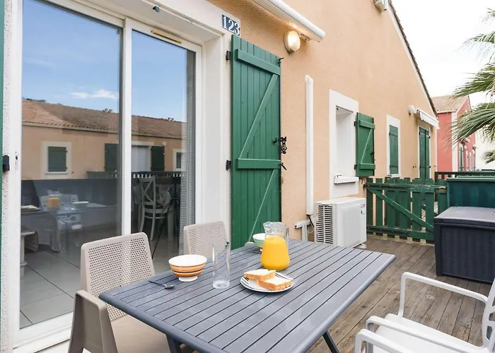 Climatise 2p Avec Piscine Et Parking A 500m De La - Narbonne-plage - Fr-1-409-211 *